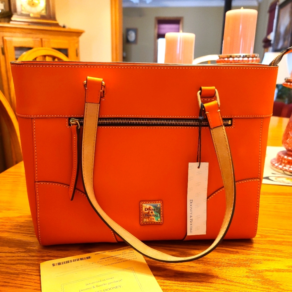 NWT DOONEY LEATHER HANDBAG BEACON LEATHER